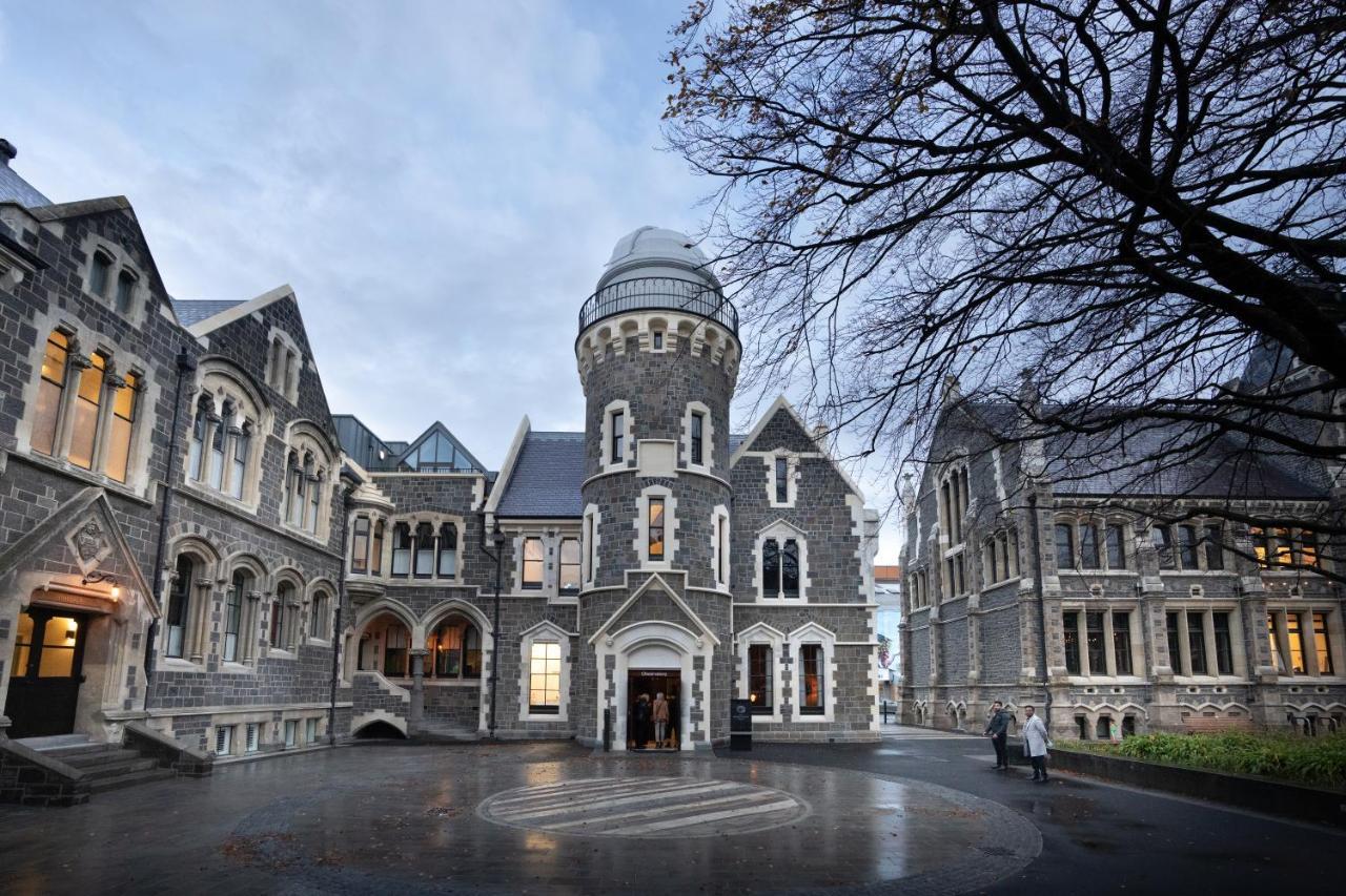 The Observatory Hotel Christchurch Buitenkant foto The University of Canterbury
