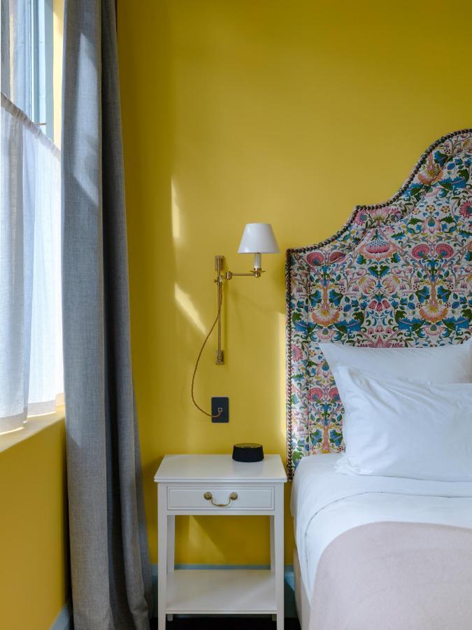 The Observatory Hotel Christchurch Buitenkant foto A wall-mounted light