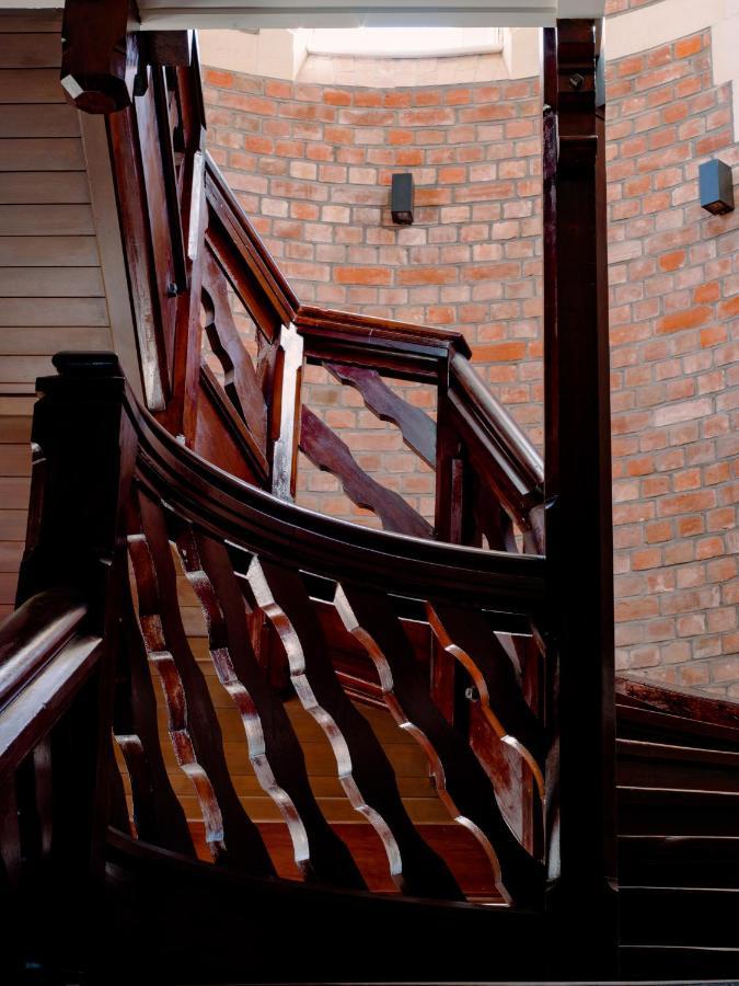 The Observatory Hotel Christchurch Buitenkant foto The staircase