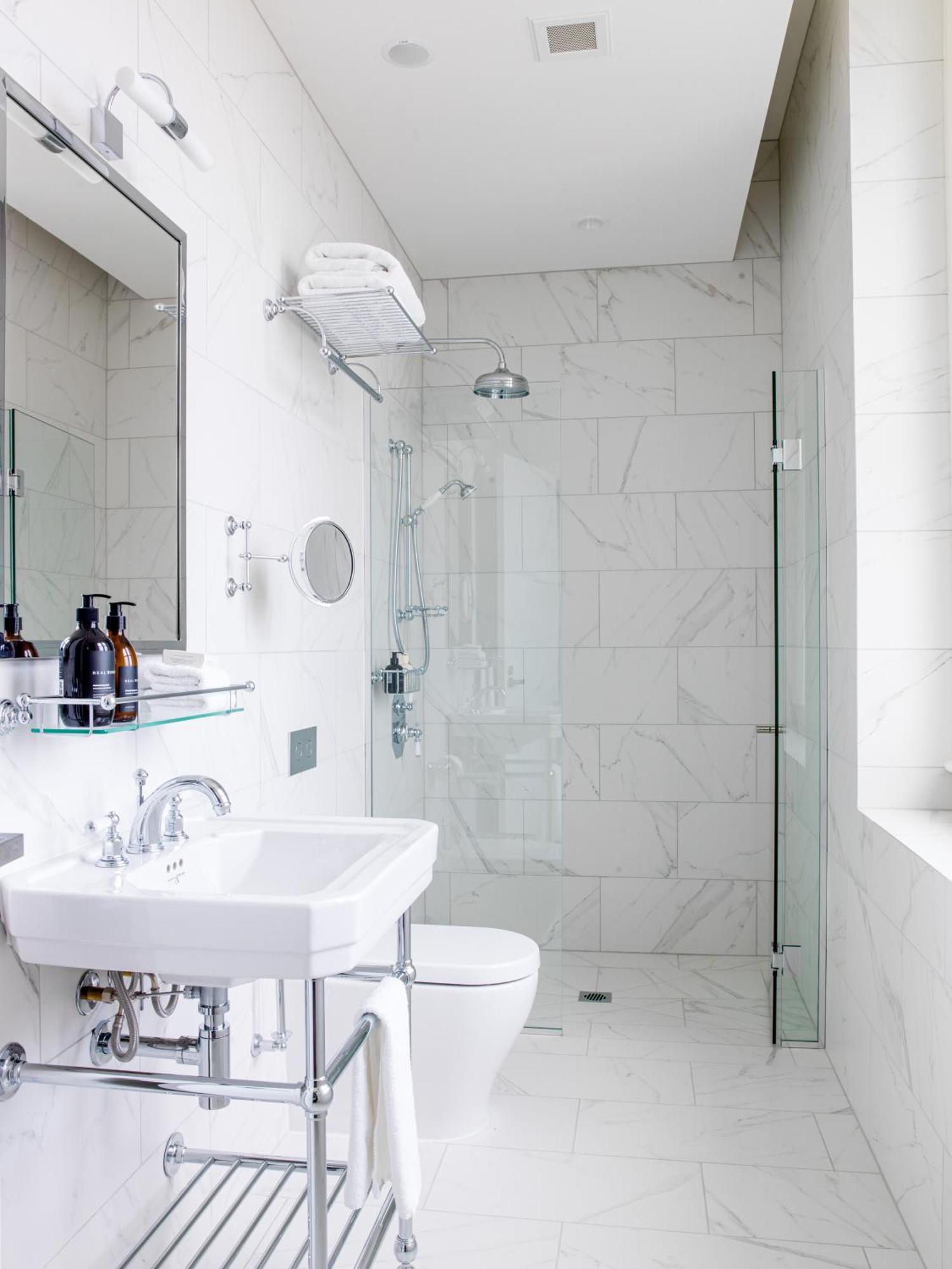 The Observatory Hotel Christchurch Buitenkant foto A shower enclosure