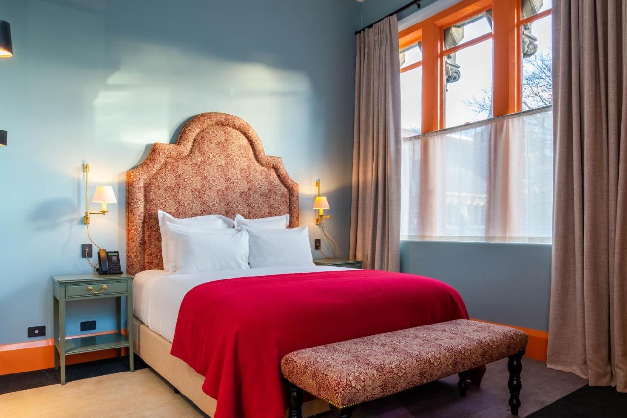 The Observatory Hotel Christchurch Buitenkant foto A bedroom at the Hotel