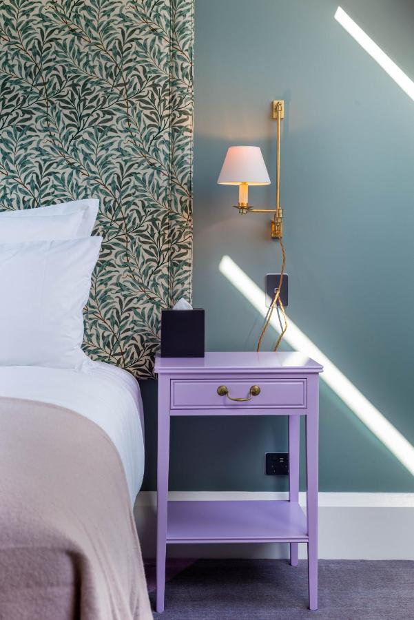 The Observatory Hotel Christchurch Buitenkant foto A guest room at the Hotel Effie