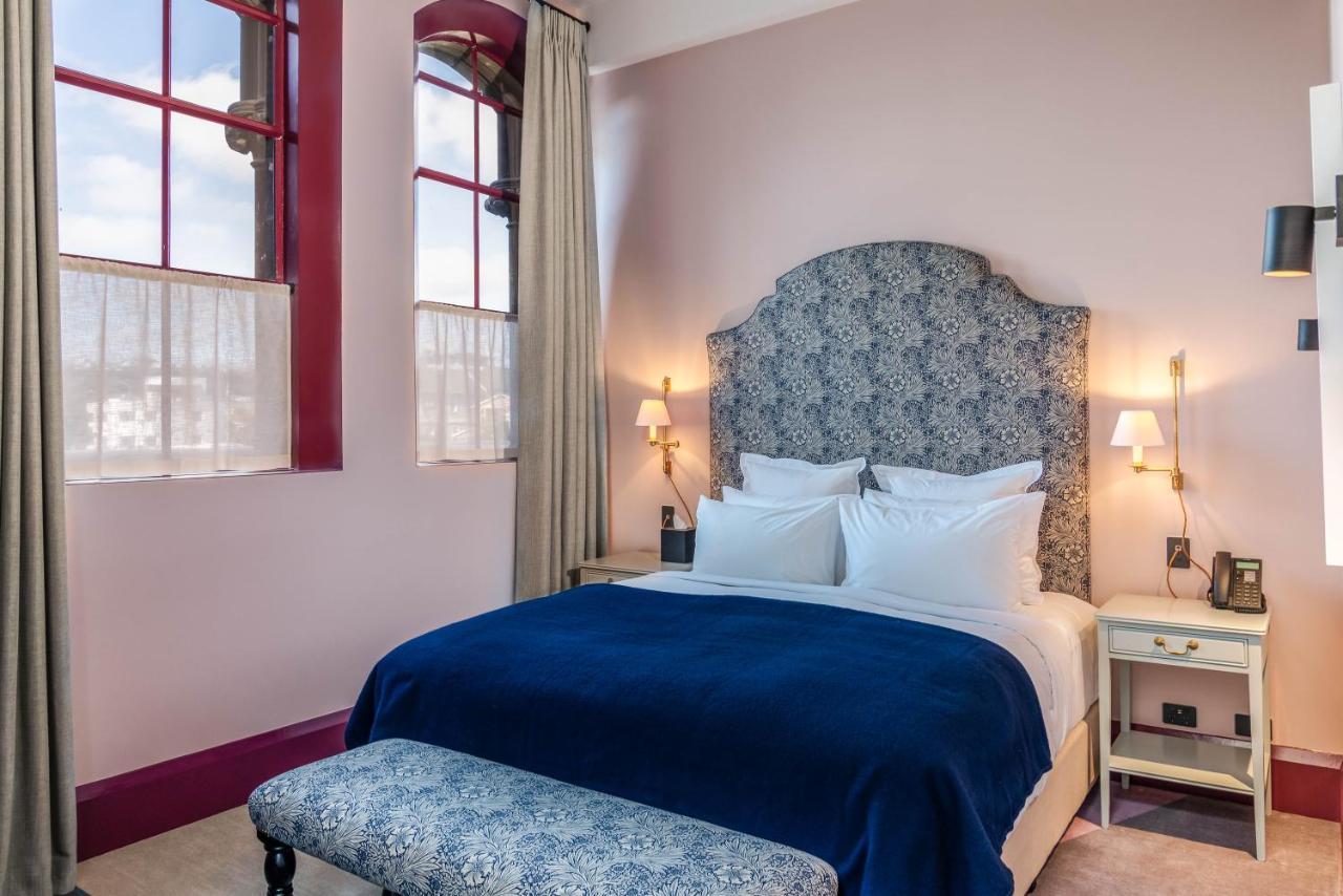 The Observatory Hotel Christchurch Buitenkant foto A bedroom at the hotel